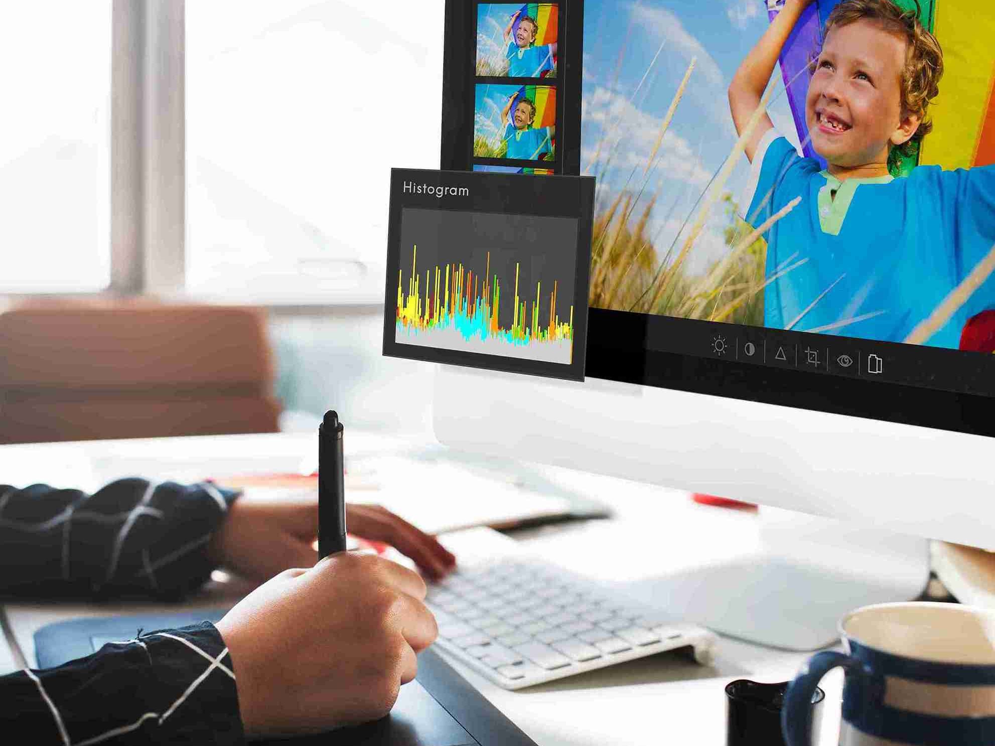 choosing-free-or-paid-photo-editing-software